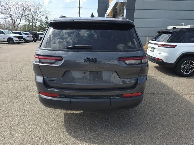 Used 2024 Jeep Grand Cherokee L Laredo image 6