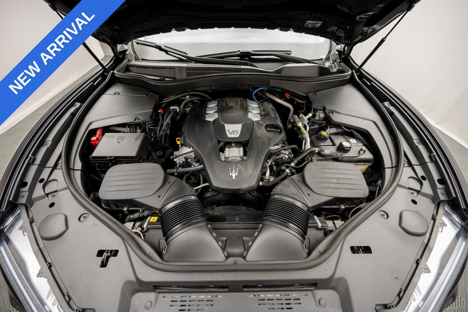 Used 2022 Maserati Levante GT AWD/4WD image 39