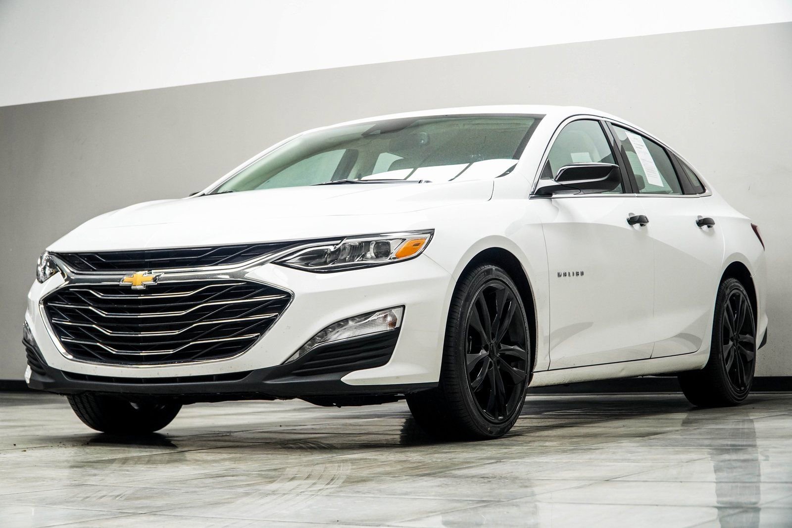 Used 2024 Chevrolet Malibu LT FWD image 9