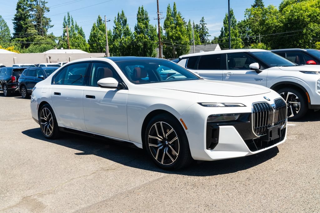 Used 2025 BMW 740i xDrive w/ Premium Package AWD/4WD image 1