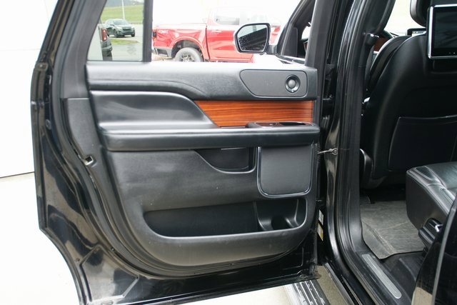 Used 2018 Lincoln Navigator L Select image 25