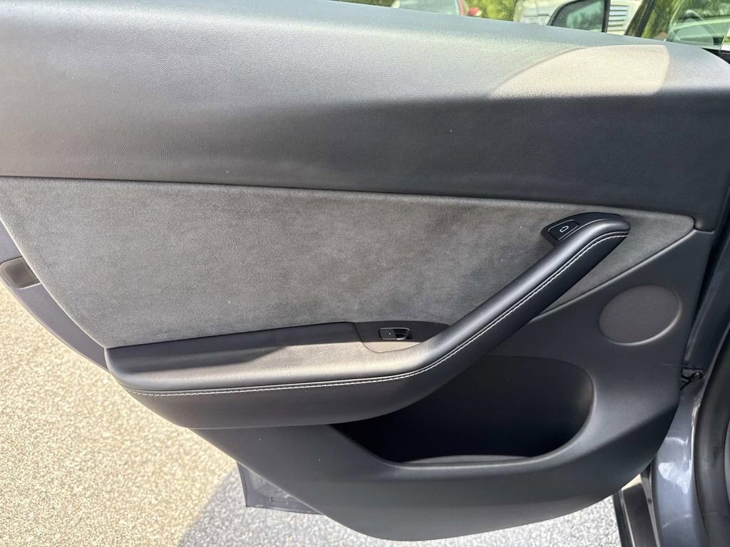 Used 2022 Tesla Model Y Performance AWD/4WD image 30