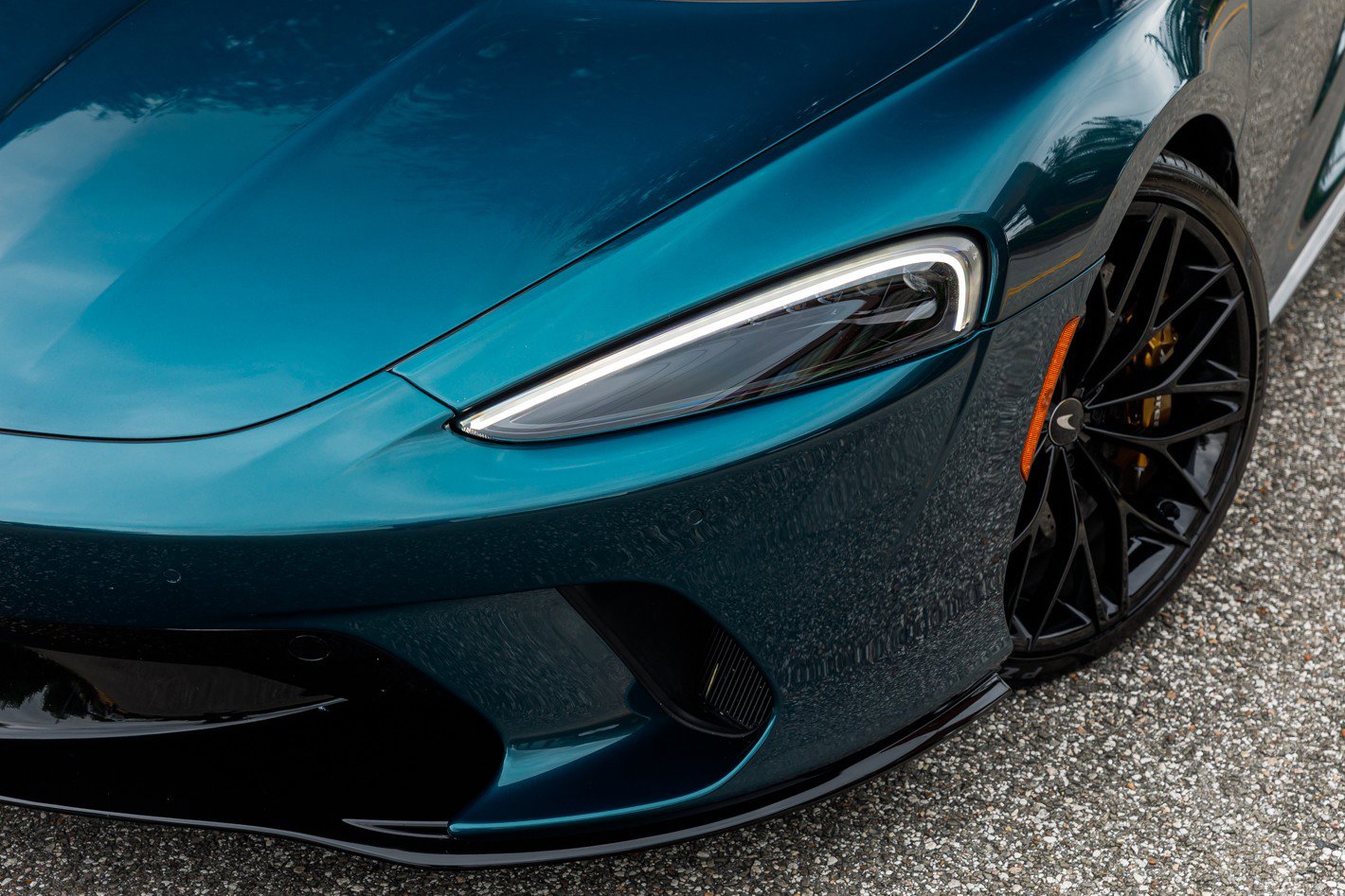 Used 2023 McLaren GT RWD image 26