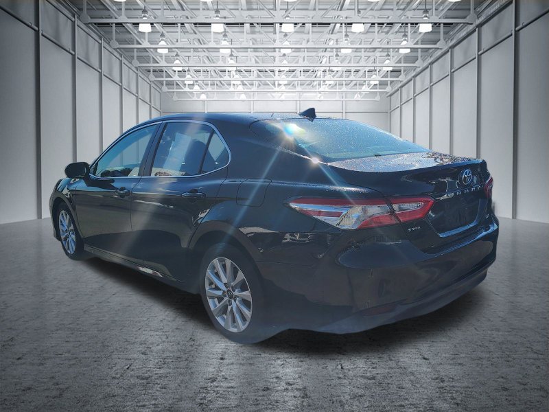 Used 2020 Toyota Camry LE FWD image 7
