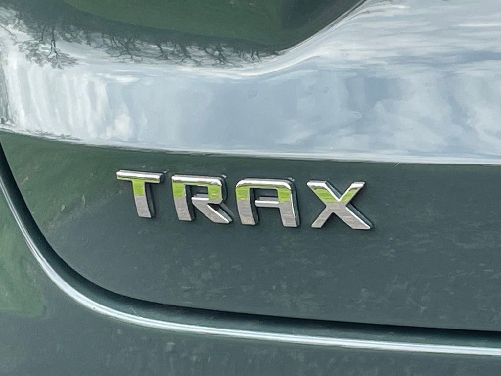 Certified 2025 Chevrolet Trax LT w/ LT Convenience Package image 18