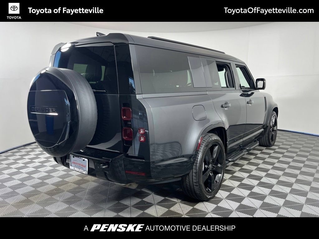 Used 2025 Land Rover Defender 130 X-Dynamic SE AWD/4WD image 5