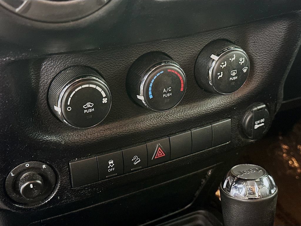 Used 2015 Jeep Wrangler Unlimited Sport w/ Quick Order Package 24S AWD/4WD image 18
