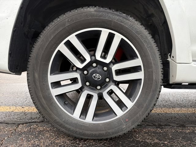 Used 2024 Toyota 4Runner Limited AWD/4WD image 19