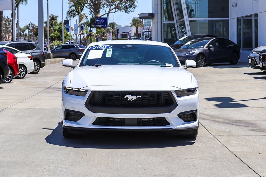 Used 2025 Ford Mustang Coupe RWD image 2