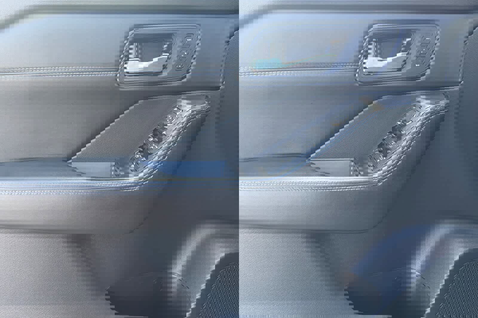 Used 2024 Nissan Rogue SL w/ SL Premium Package AWD/4WD image 12