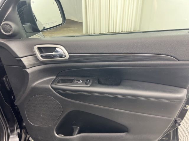 Used 2021 Jeep Grand Cherokee Laredo X image 18