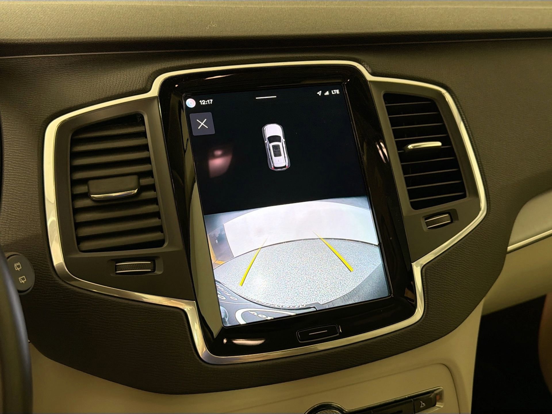 Certified 2023 Volvo XC90 B5 Core image 14