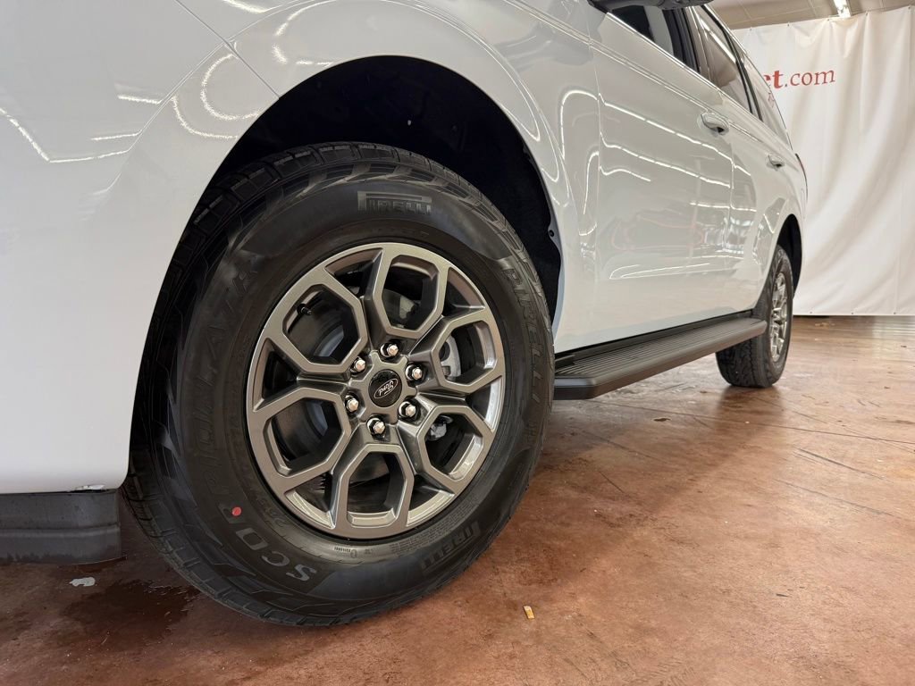 New 2026 Ford Expedition Active image 24