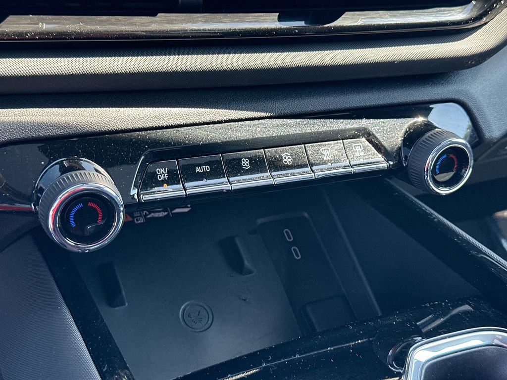 Certified 2025 Chevrolet Silverado EV RST AWD/4WD image 15