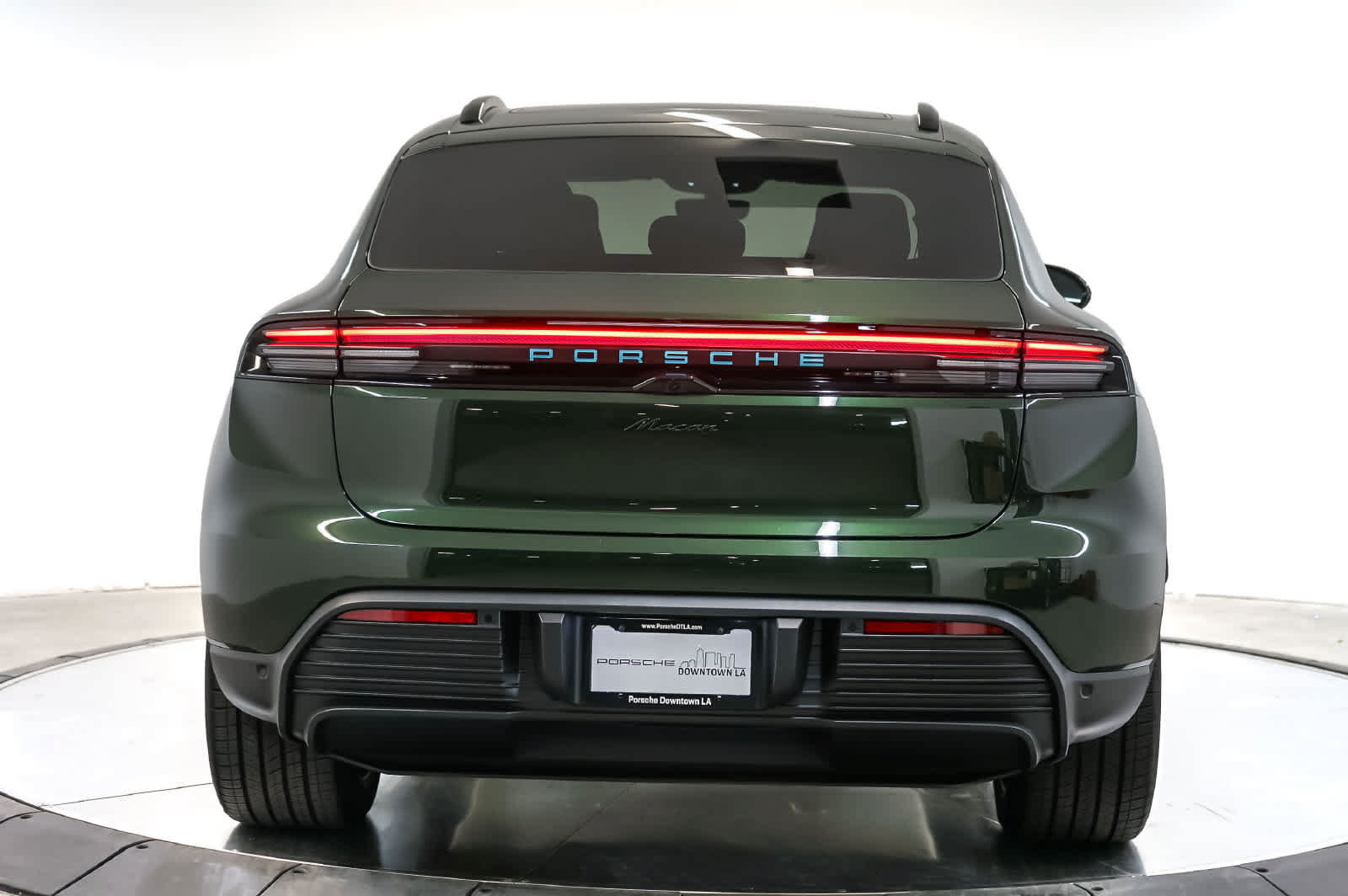 Certified 2026 Porsche Macan Electric RWD image 10