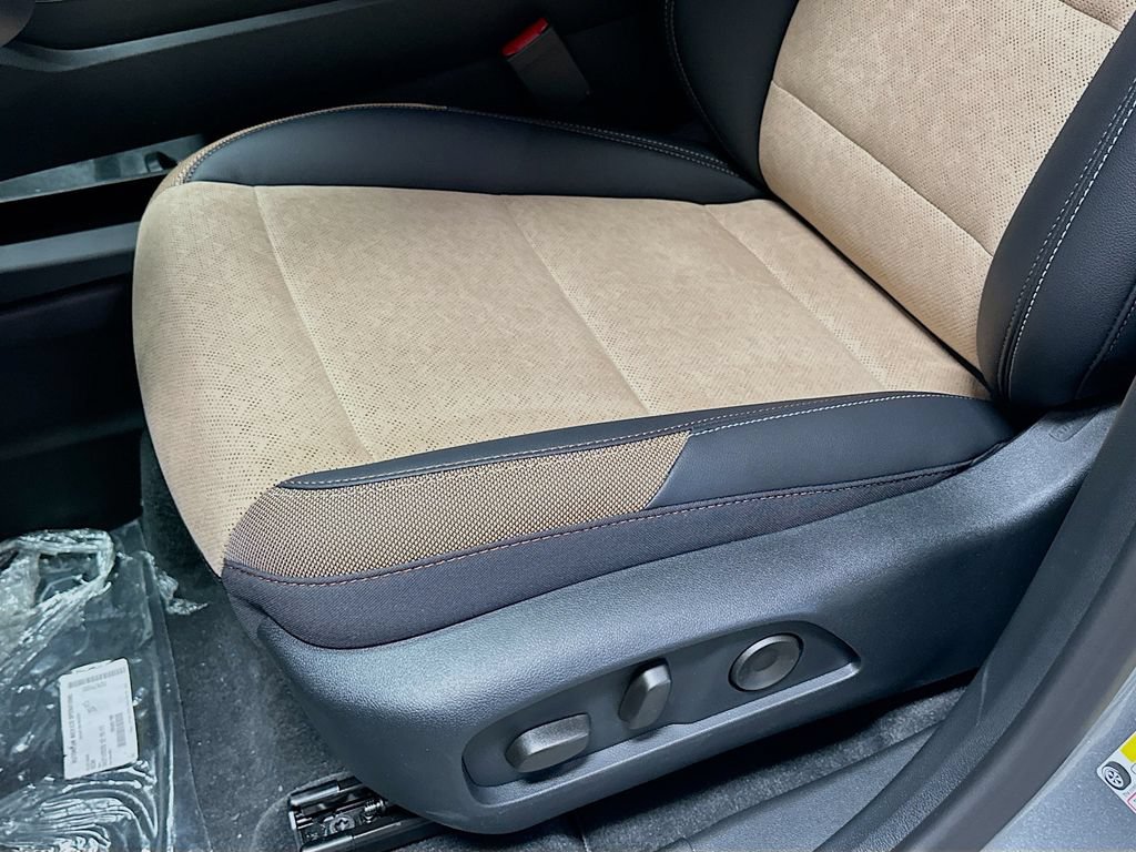 New 2026 Chevrolet Equinox ACTIV FWD image 23