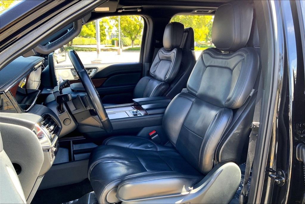 Used 2023 Lincoln Navigator Reserve image 10