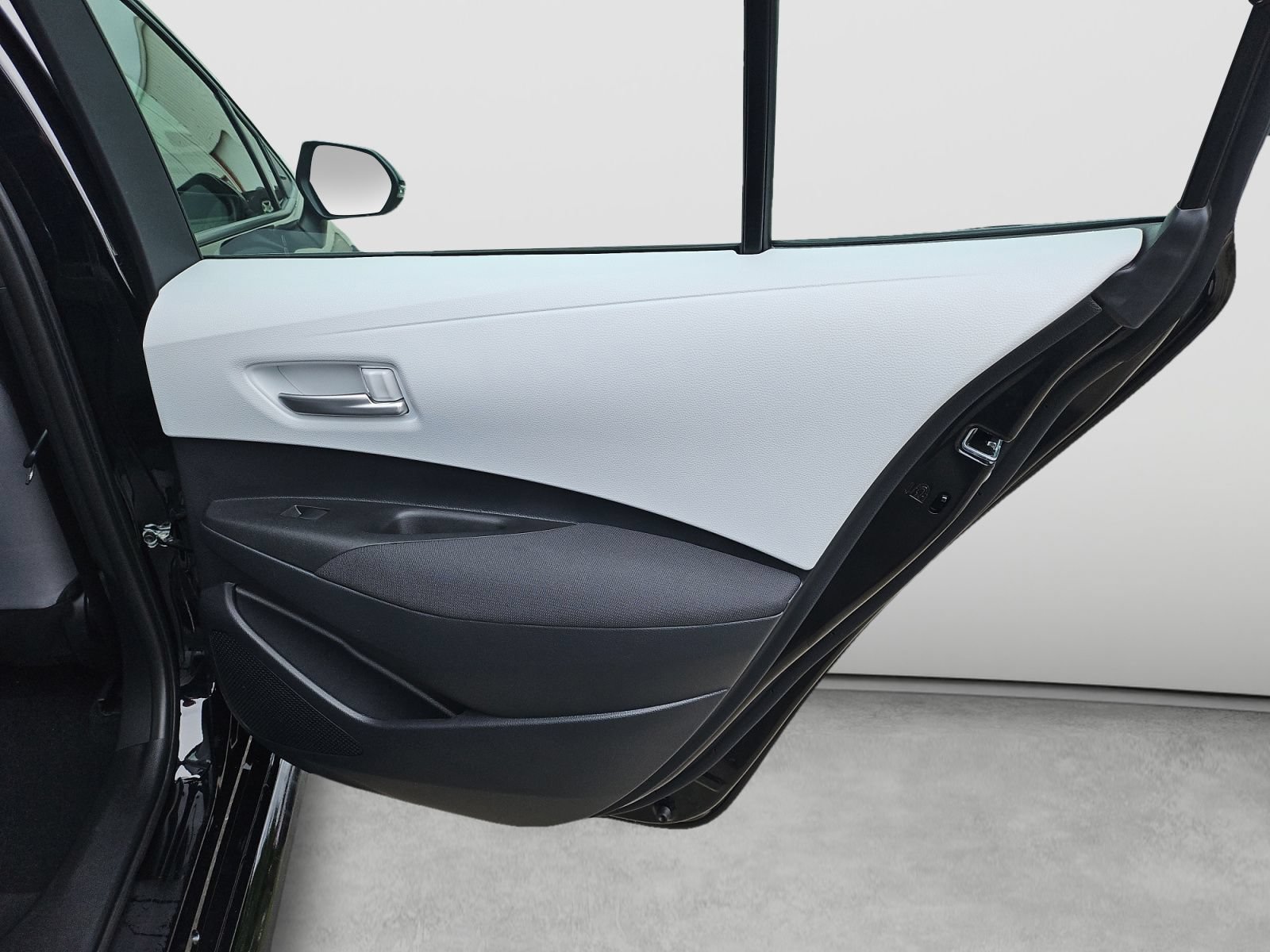 Used 2026 Toyota Corolla SE FWD image 37