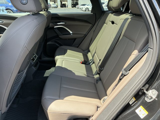 Used 2025 Audi Q5 Premium w/ Convenience Package AWD/4WD image 13
