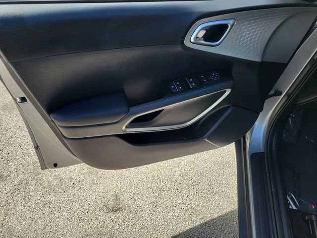 Used 2025 Kia Soul LX image 20