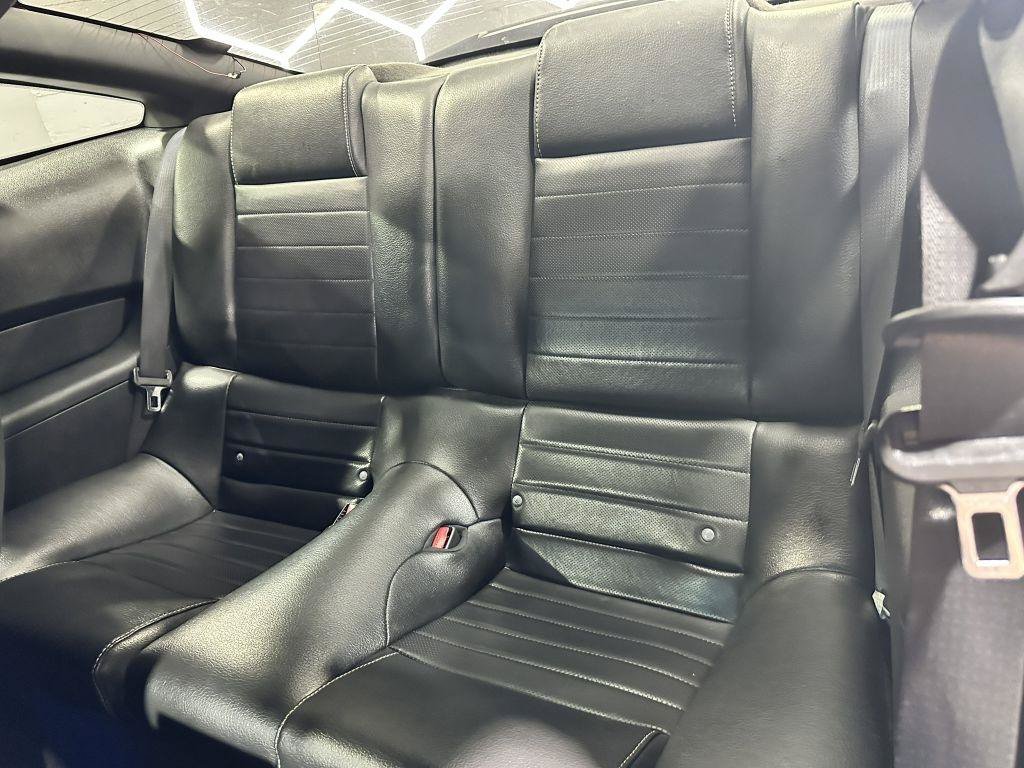 Used 2010 Ford Mustang Premium RWD image 21