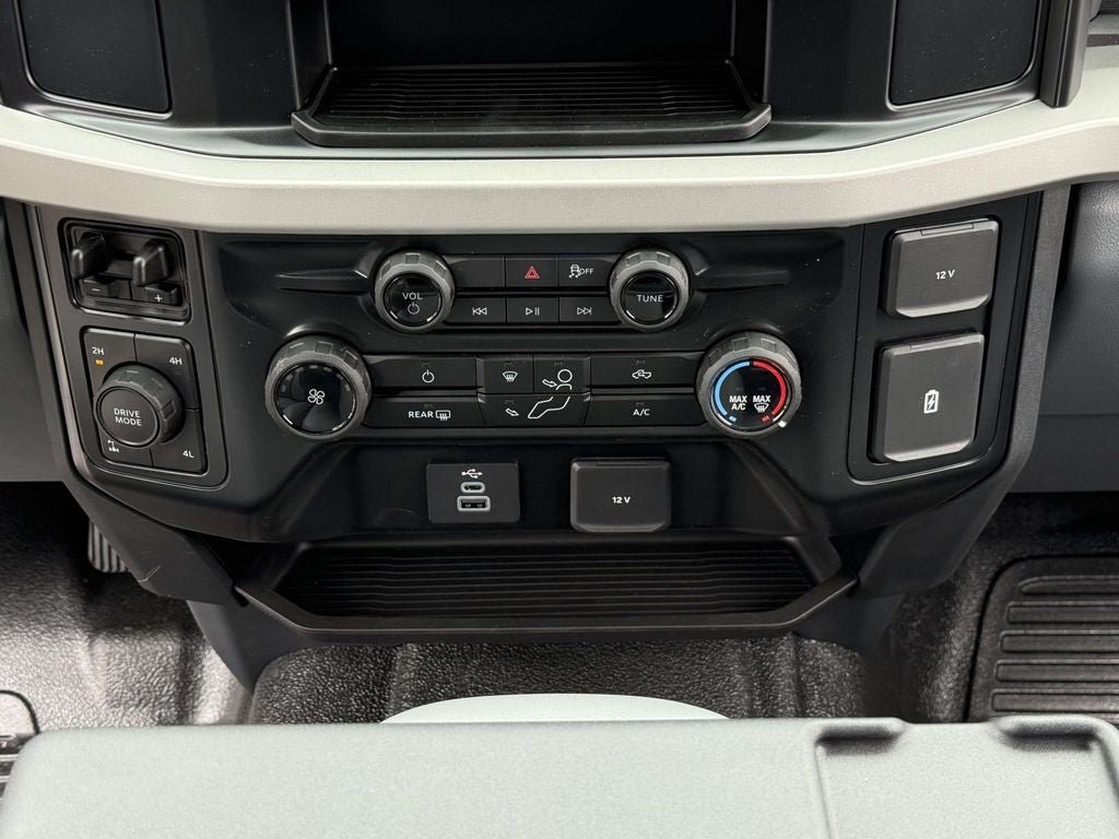New 2026 Ford F350 XL w/ FX4 Off-Road Package AWD/4WD image 15