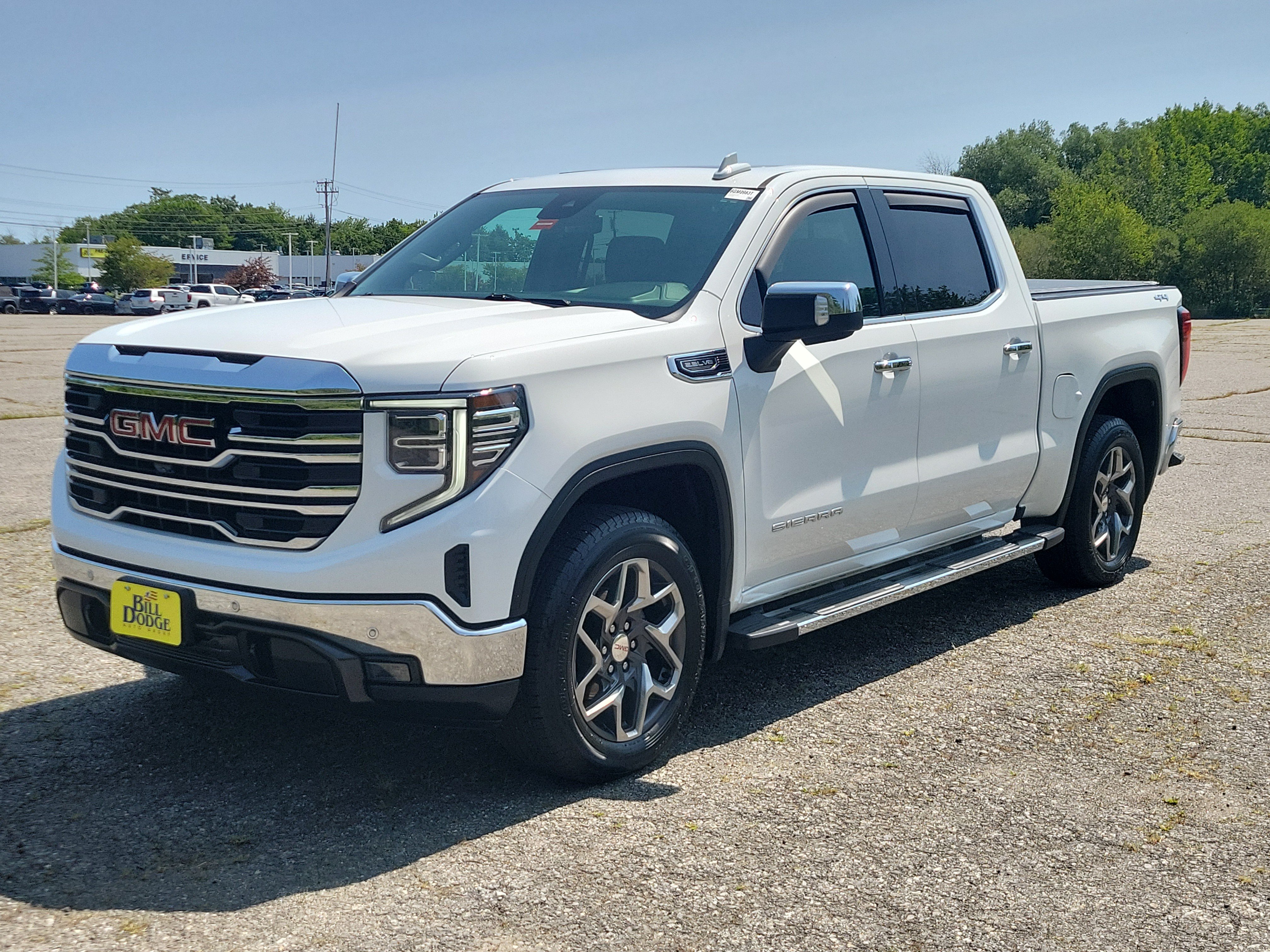 Used 2022 GMC Sierra 1500 SLT w/ SLT Premium Plus Package AWD/4WD image 1