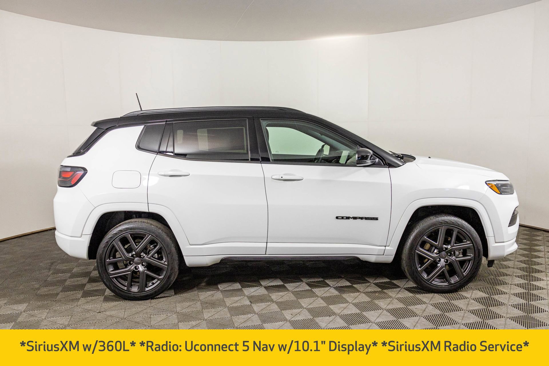 Used 2024 Jeep Compass Limited w/ High Altitude Package image 9