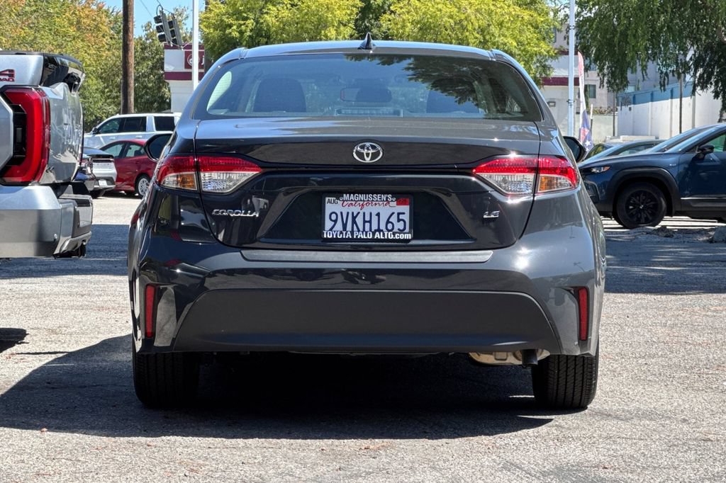 Certified 2025 Toyota Corolla LE FWD image 4