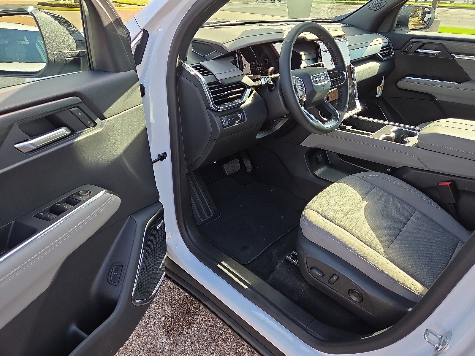 New 2026 GMC Acadia Elevation image 9