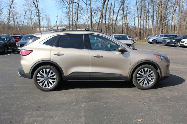 Used 2020 Ford Escape Titanium image 2