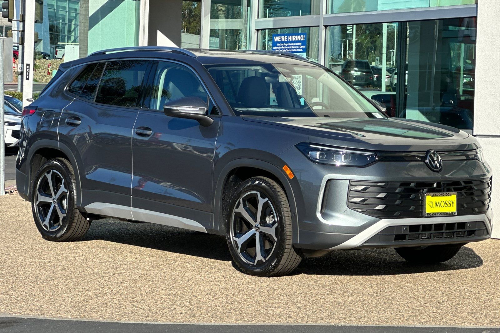 New 2026 Volkswagen Tiguan SE image 2
