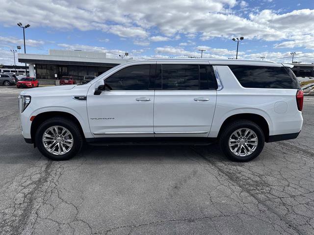 Used 2022 GMC Yukon XL SLT w/ SLT Luxury Package image 11