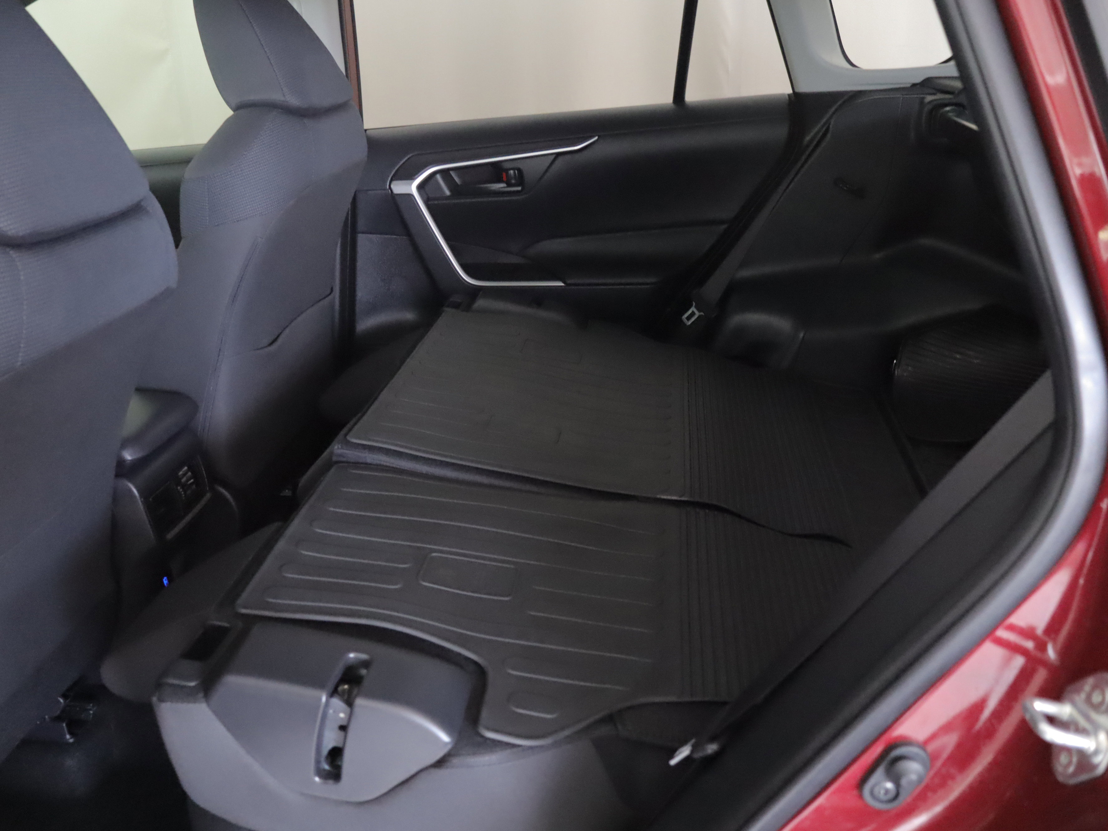 Used 2025 Toyota RAV4 LE image 20
