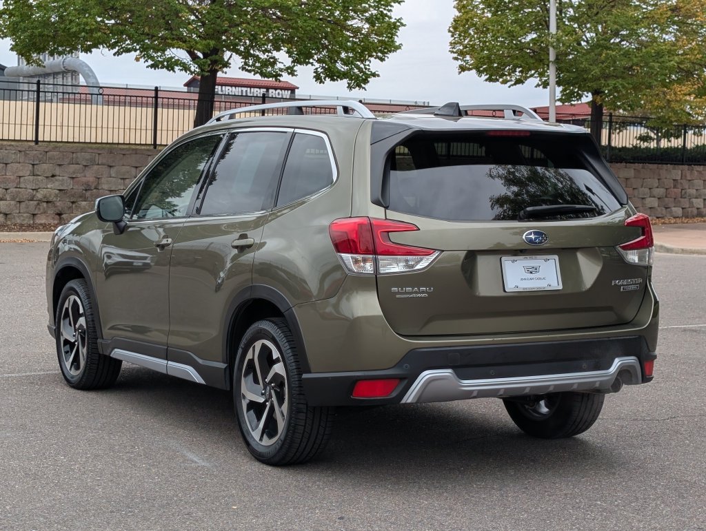 Used 2024 Subaru Forester Touring AWD/4WD image 4