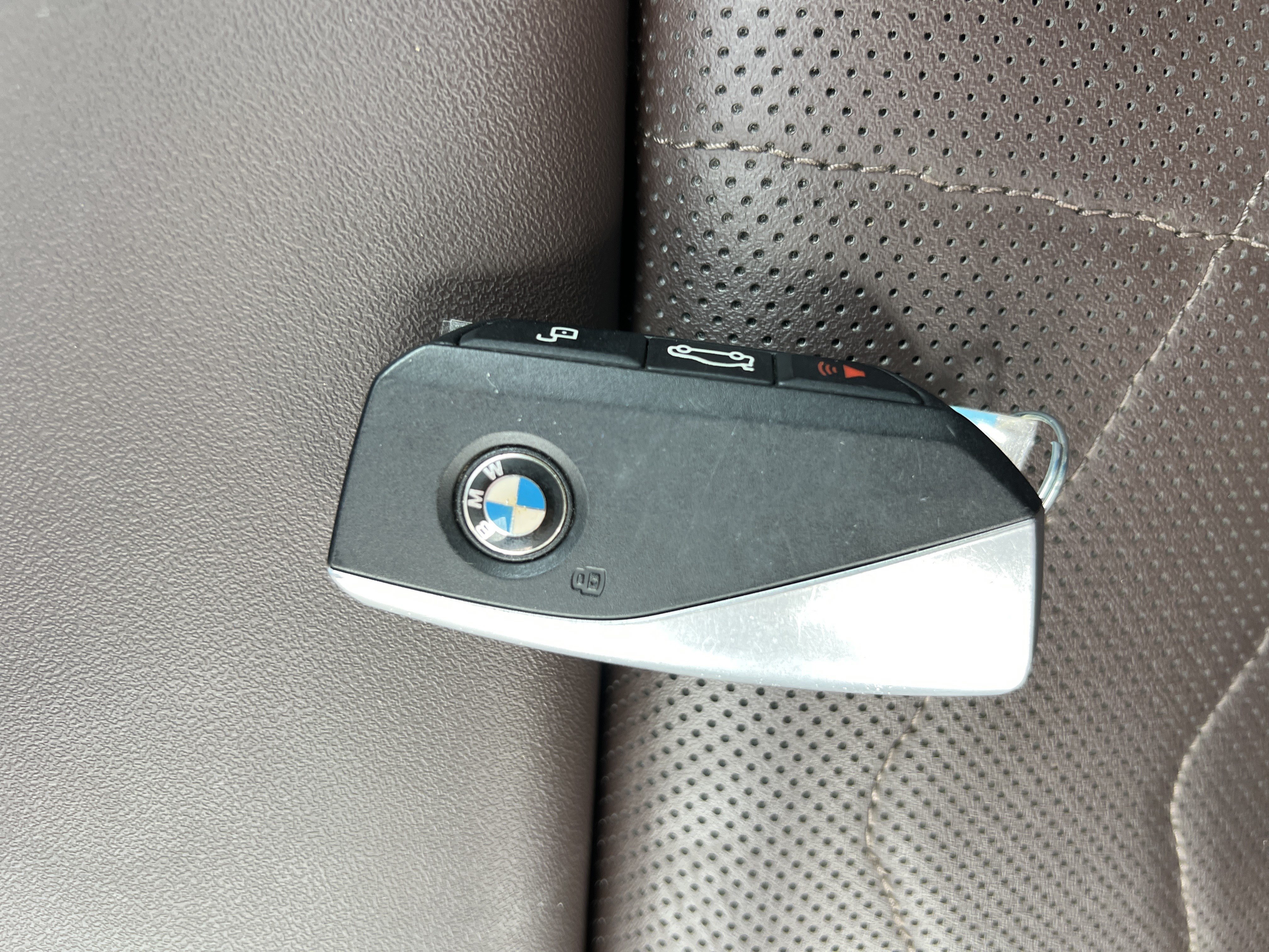 Certified 2025 BMW X2 xDrive28i AWD/4WD image 34