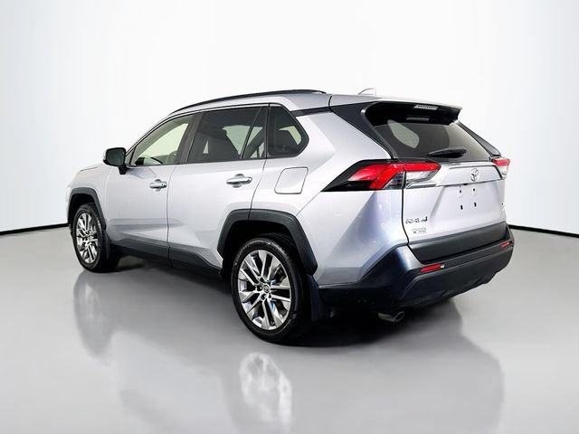 Certified 2022 Toyota RAV4 XLE Premium AWD/4WD image 6