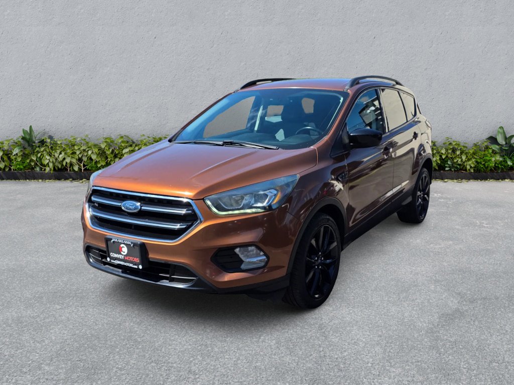 Used 2017 Ford Escape SE w/ Equipment Group 201A AWD/4WD image 2