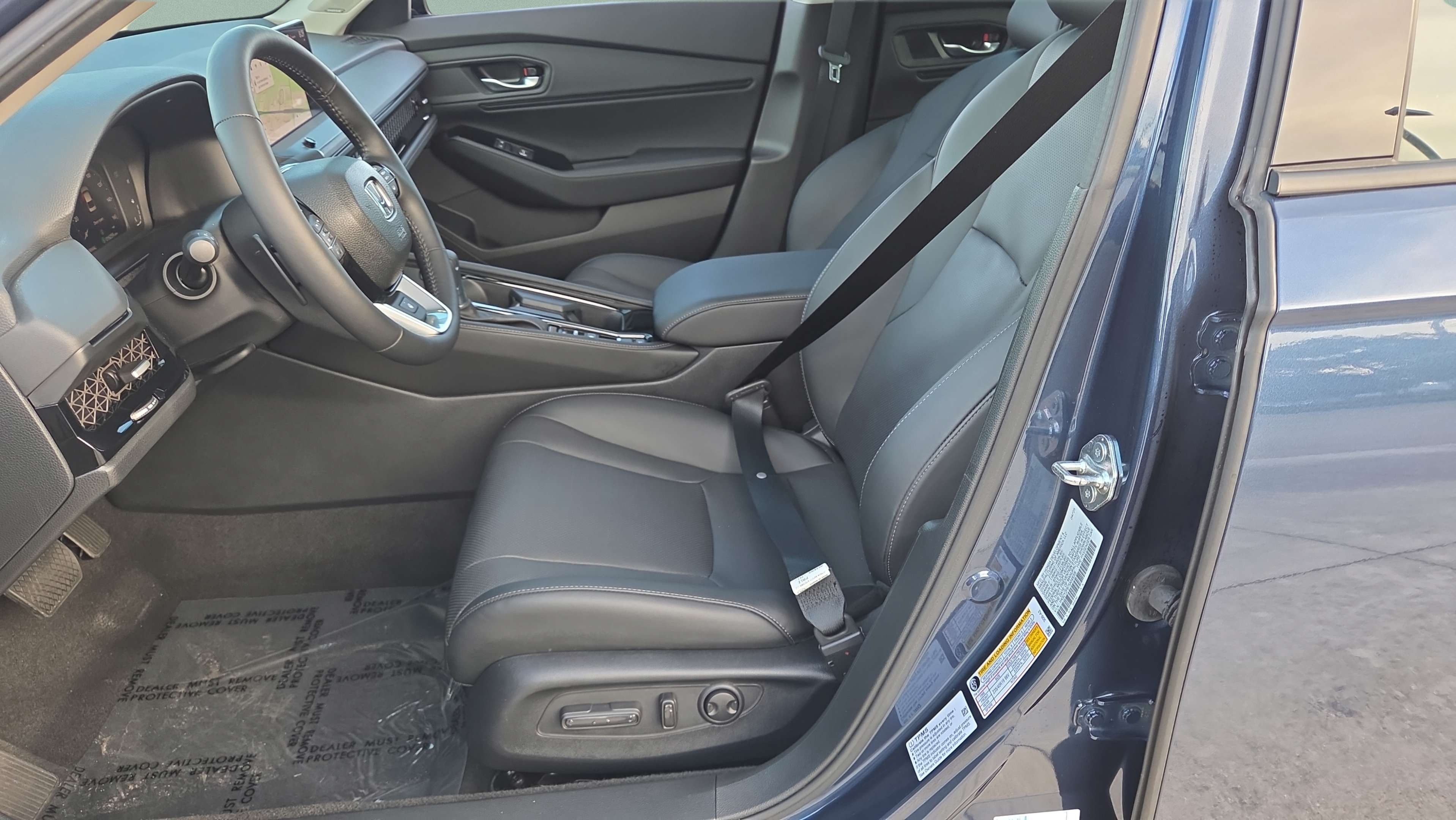 Used 2025 Honda Accord Touring image 9