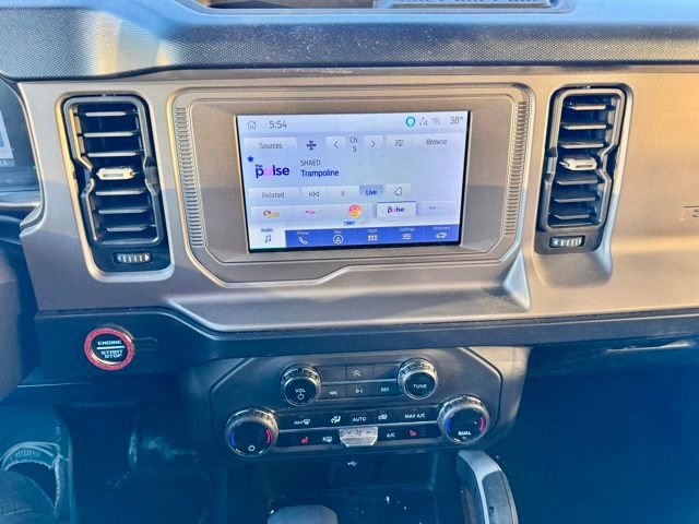 Used 2023 Ford Bronco Outer Banks AWD/4WD image 13