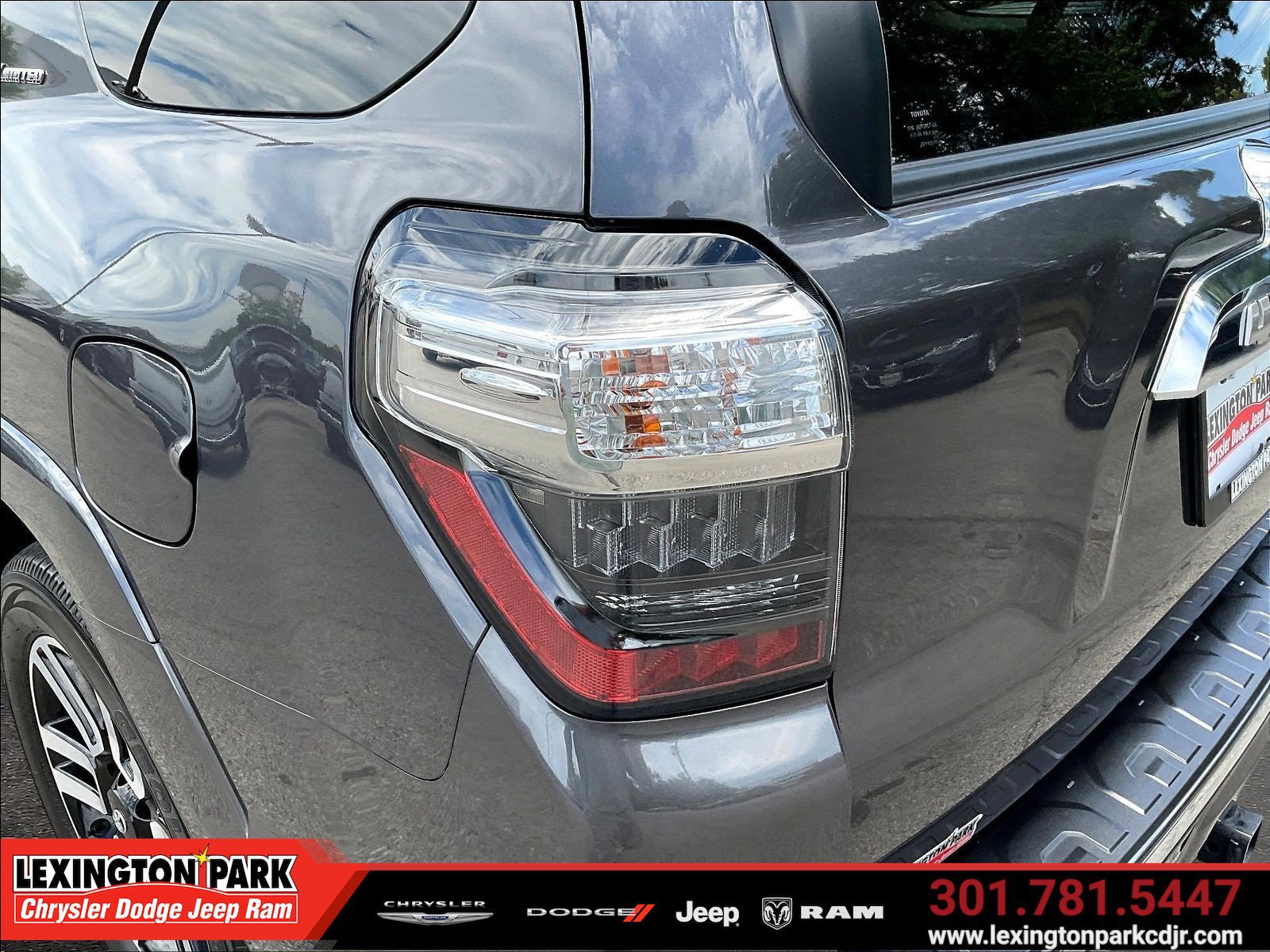 Used 2023 Toyota 4Runner Limited AWD/4WD image 22