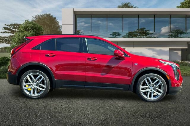 Used 2019 Cadillac XT4 Sport FWD image 3