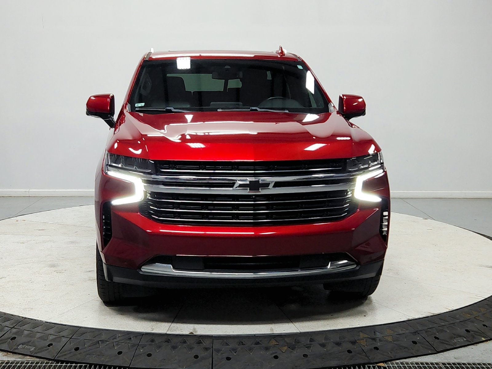 Used 2023 Chevrolet Tahoe LT w/ Luxury Package RWD image 3