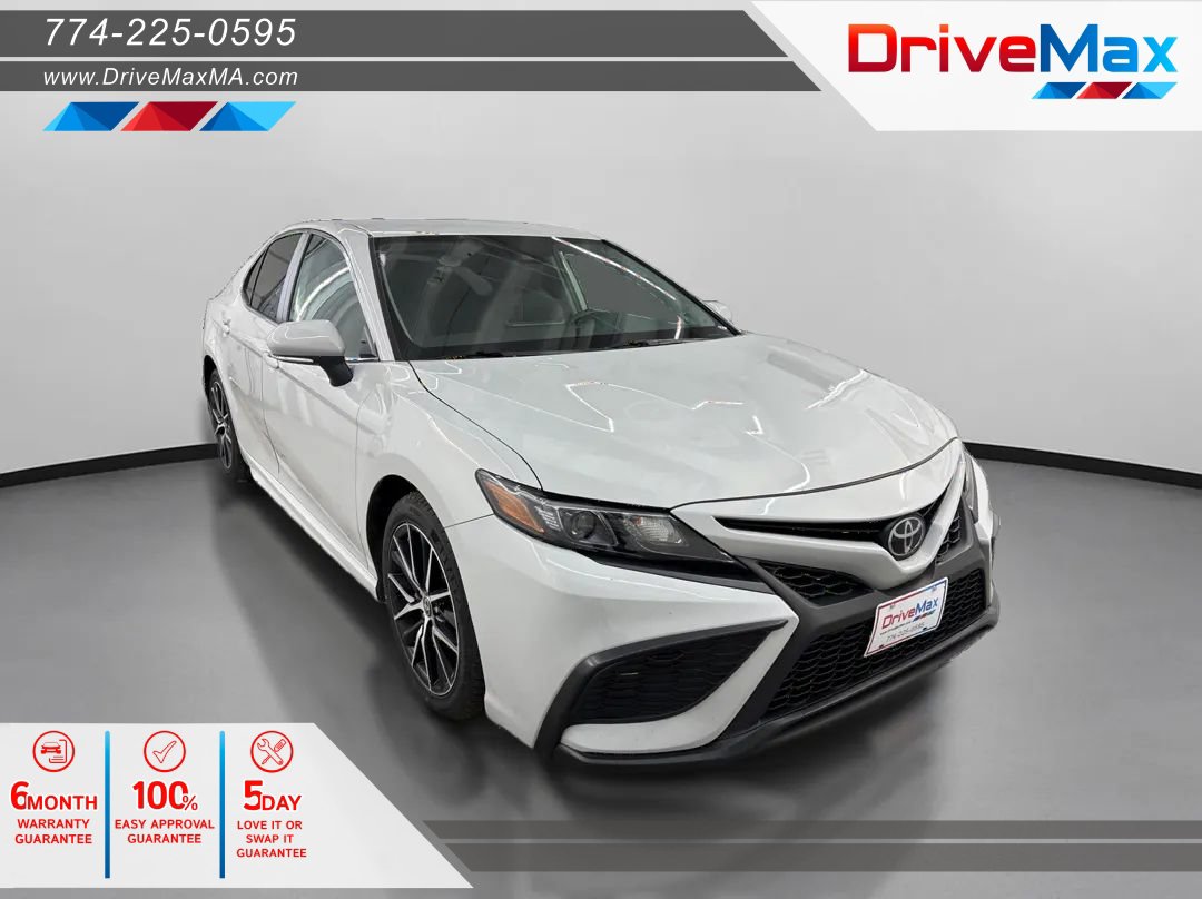 Used 2024 Toyota Camry SE FWD image 1