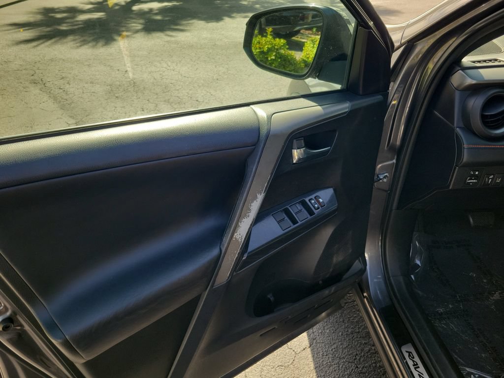Used 2017 Toyota RAV4 SE FWD image 17