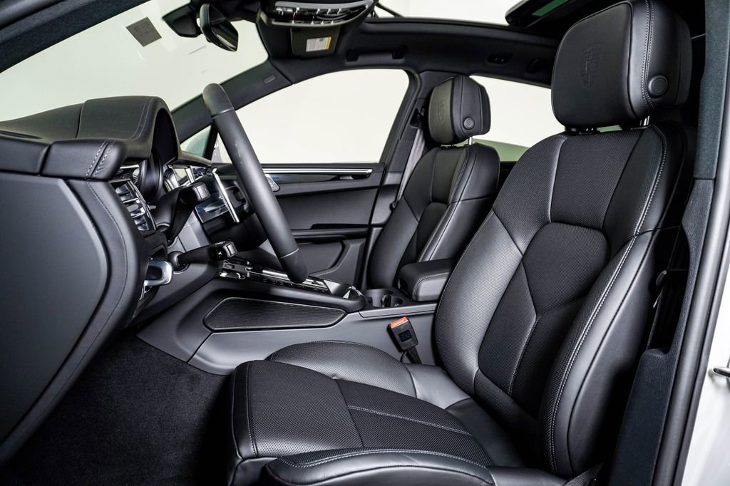 New 2026 Porsche Macan S AWD/4WD image 5