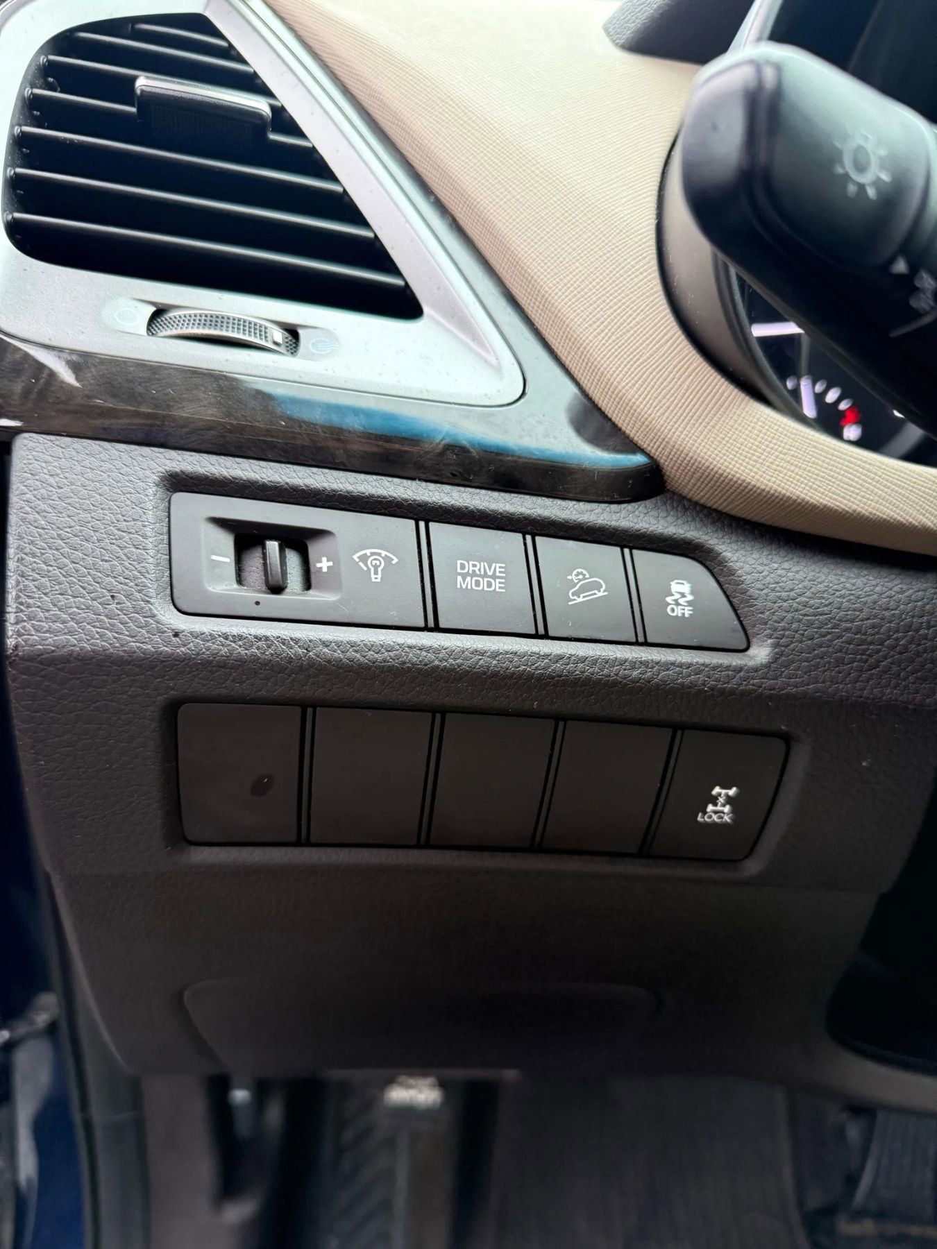 Used 2017 Hyundai Santa Fe Sport image 34