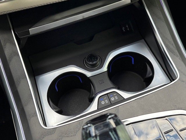 Used 2022 BMW X7 M50i image 33