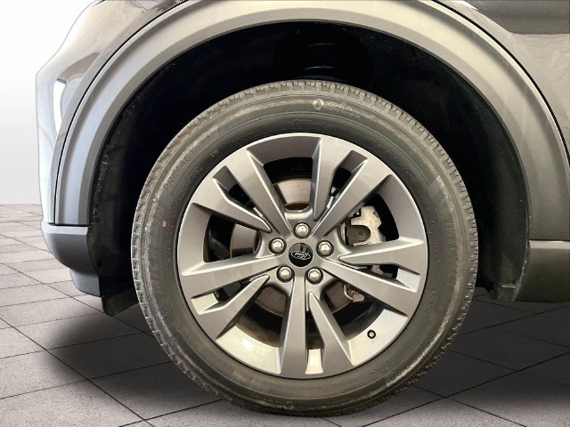 Used 2023 Ford Explorer XLT w/ Equipment Group 202A AWD/4WD image 8
