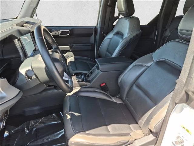 Used 2025 Ford Bronco Outer Banks AWD/4WD image 16